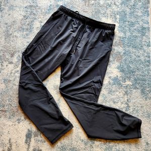 Zyia Everyday pants in black